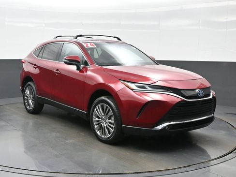 Used 2024 Toyota Venza Limited AWD/4WD image 8
