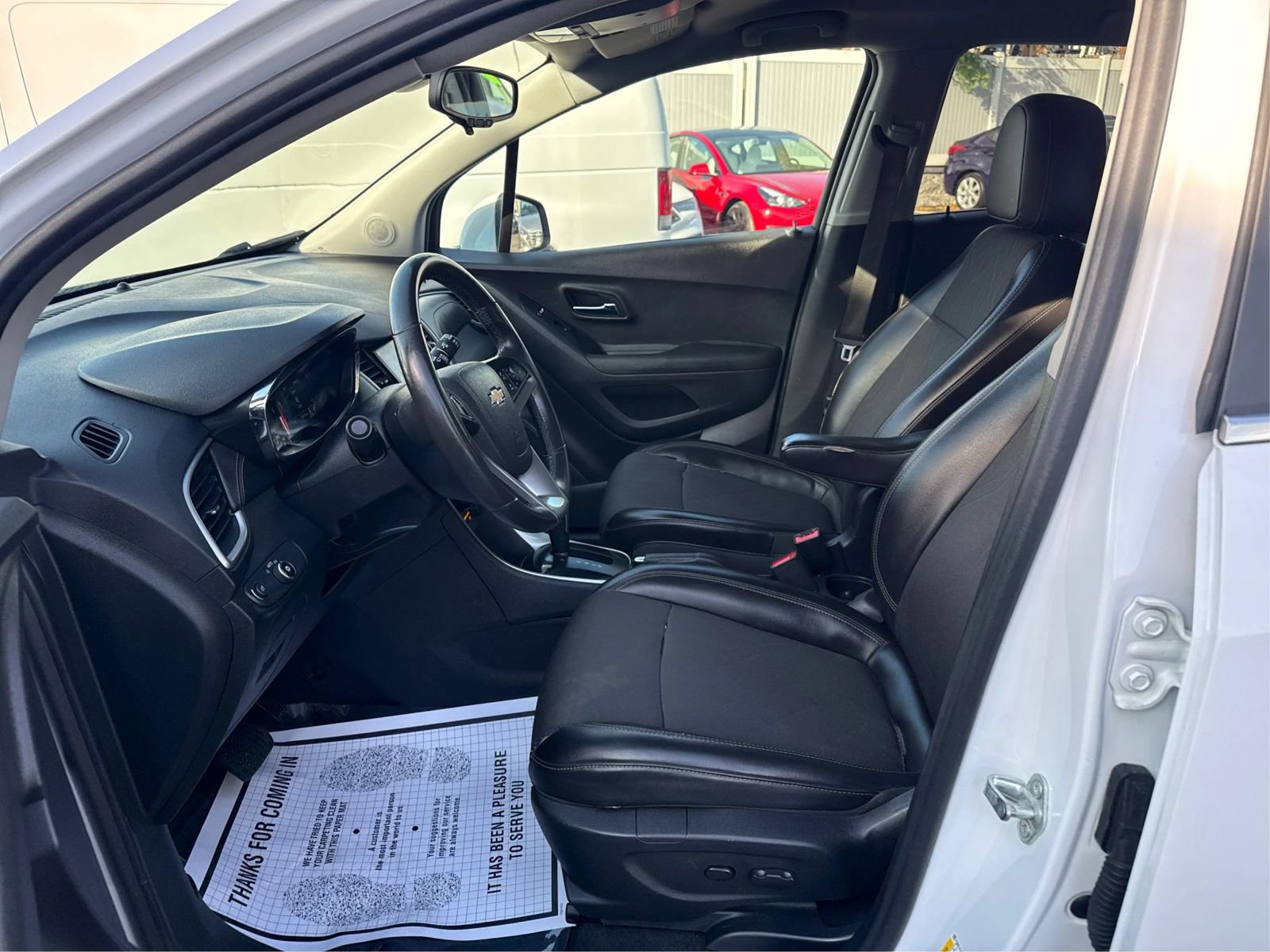 Used 2020 Chevrolet Trax LT w/ LT Convenience Package FWD image 9