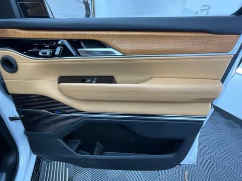Used 2024 Jeep Grand Wagoneer L Series III AWD/4WD image 16