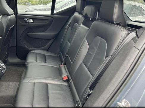 Used 2023 Volvo XC40 B5 Plus w/ Protection Package Premier AWD/4WD image 8
