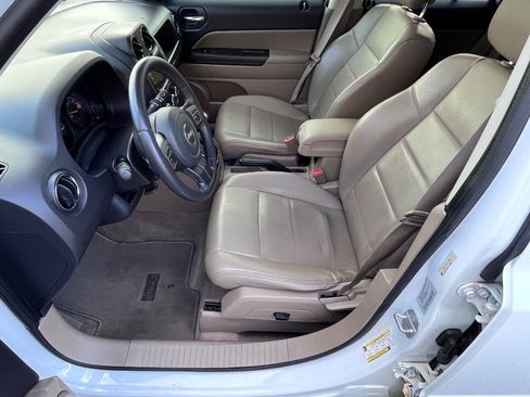 Used 2015 Jeep Patriot High Altitude AWD/4WD image 23