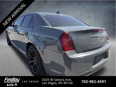 Used 2019 Chrysler 300 S RWD image 4
