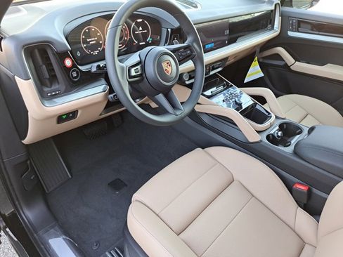 Used 2026 Porsche Cayenne image 25