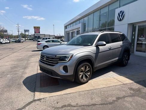 Used 2024 Volkswagen Atlas SE AWD/4WD image 11