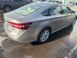 Used 2015 Toyota Avalon XLE video 2