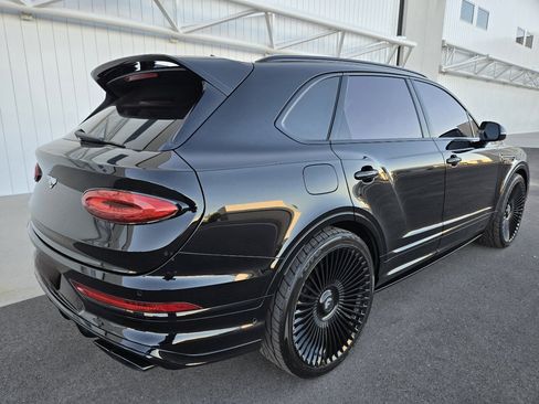 Used 2022 Bentley Bentayga image 13