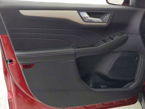 Used 2021 Ford Escape SE w/ SE Sport Appearance Package FWD image 36