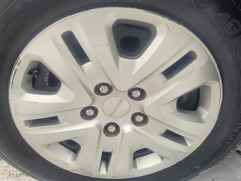 Used 2019 Dodge Grand Caravan SE w/ UConnect Hands-Free Group image 40