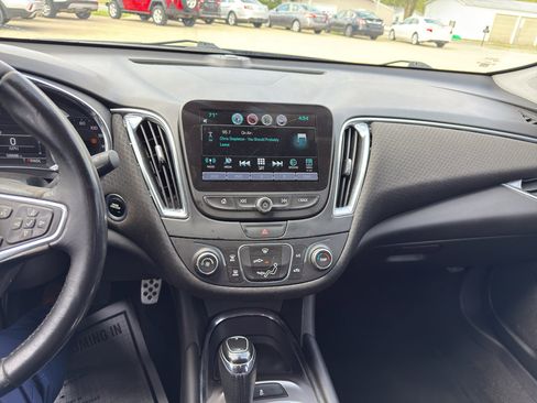 Used 2016 Chevrolet Malibu LT image 15