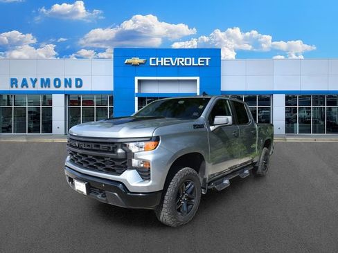 Used 2024 Chevrolet Silverado 1500 Custom Trail Boss w/ Dark Appearance Package AWD/4WD image 5