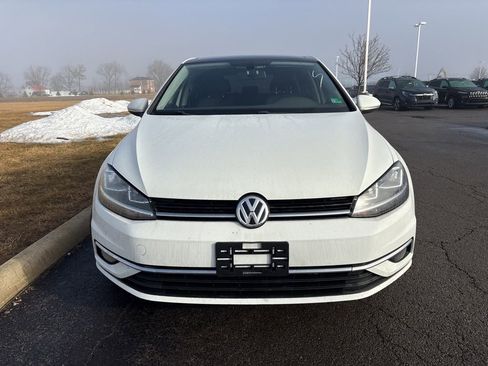 Used 2018 Volkswagen Golf SE image 2