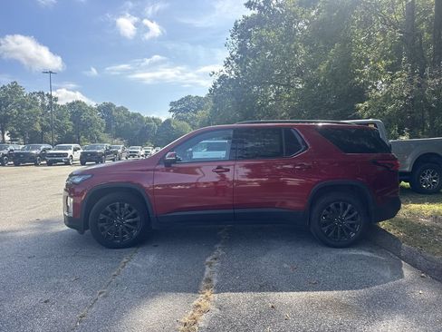 Used 2023 Chevrolet Traverse RS FWD image 4