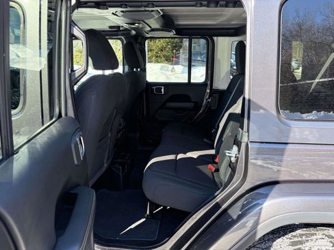 Used 2021 Jeep Wrangler Unlimited Sahara w/ LED Lighting Group image 13