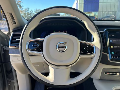 Certified 2025 Volvo XC90 T8 Plus w/ Protection Package Premier AWD/4WD image 13