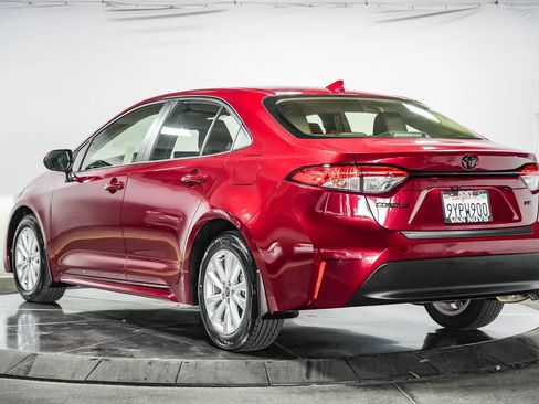 Certified 2026 Toyota Corolla LE w/ LE Premium Package FWD image 5