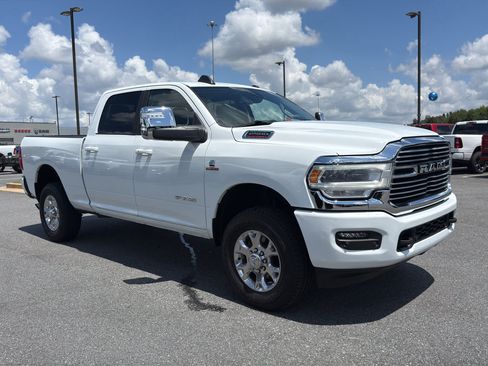 Used 2024 RAM 2500 Laramie AWD/4WD image 2