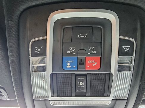 Used 2020 RAM 1500 Laramie AWD/4WD image 32