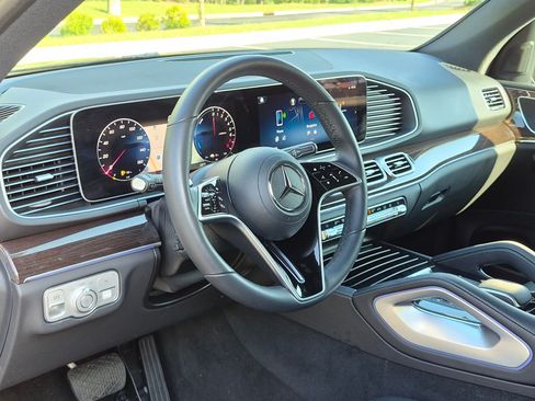 Certified 2025 Mercedes-Benz GLE 450e 4MATIC image 12