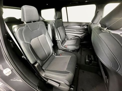 New 2026 Jeep Grand Cherokee L 4WD image 10