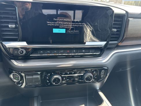 New 2026 Chevrolet Silverado 1500 High Country AWD/4WD image 16