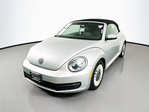 Used 2013 Volkswagen Beetle 2.5 FWD image 3