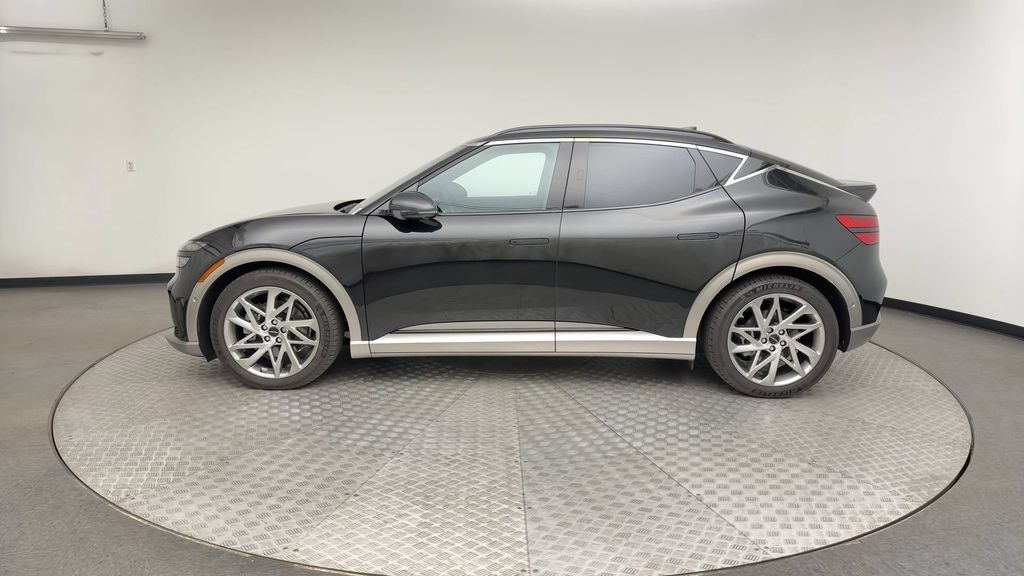 Used 2023 Genesis GV60 Advanced AWD/4WD image 5