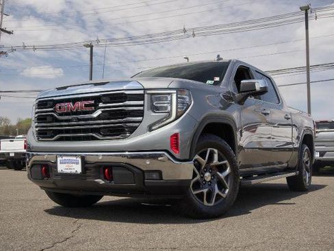 Used 2023 GMC Sierra 1500 SLT w/ SLT Premium Plus Package AWD/4WD image 5