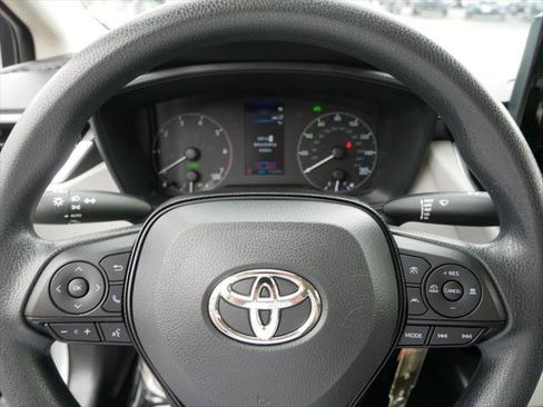 Certified 2025 Toyota Corolla LE FWD image 24