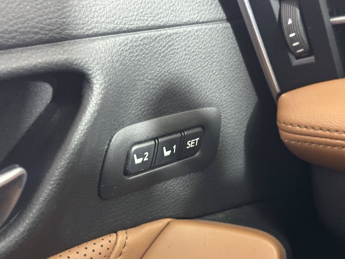 Used 2021 Toyota Avalon Touring w/ Advanced Safety Package FWD image 43