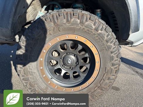 Used 2020 Toyota Tacoma TRD Off-Road image 8