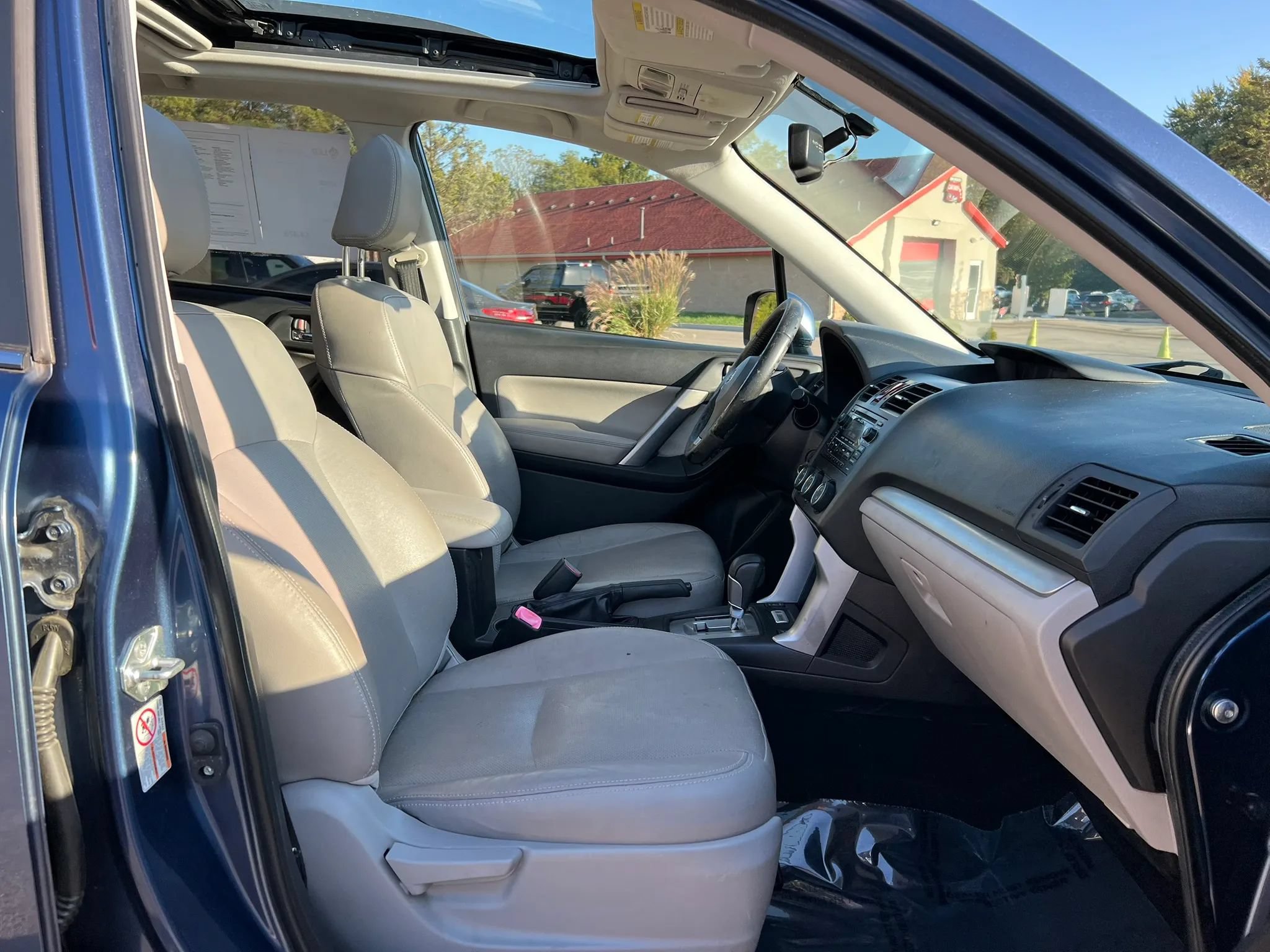 Used 2014 Subaru Forester 2.5i Limited AWD/4WD image 25