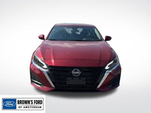 Used 2023 Nissan Altima 2.5 SV w/ SV Premium Package AWD/4WD image 2