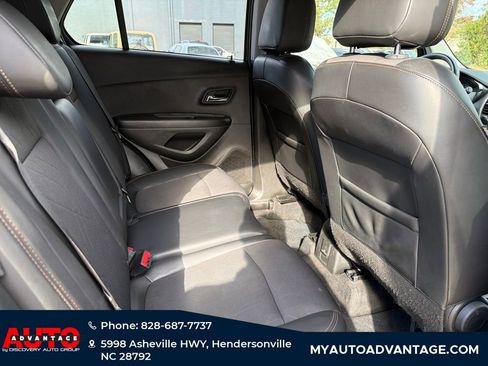 Used 2022 Chevrolet Trax LT w/ Driver Confidence Package image 32