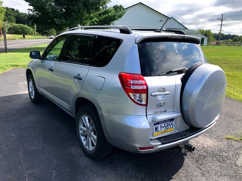 Used 2012 Toyota RAV4 4WD image 7