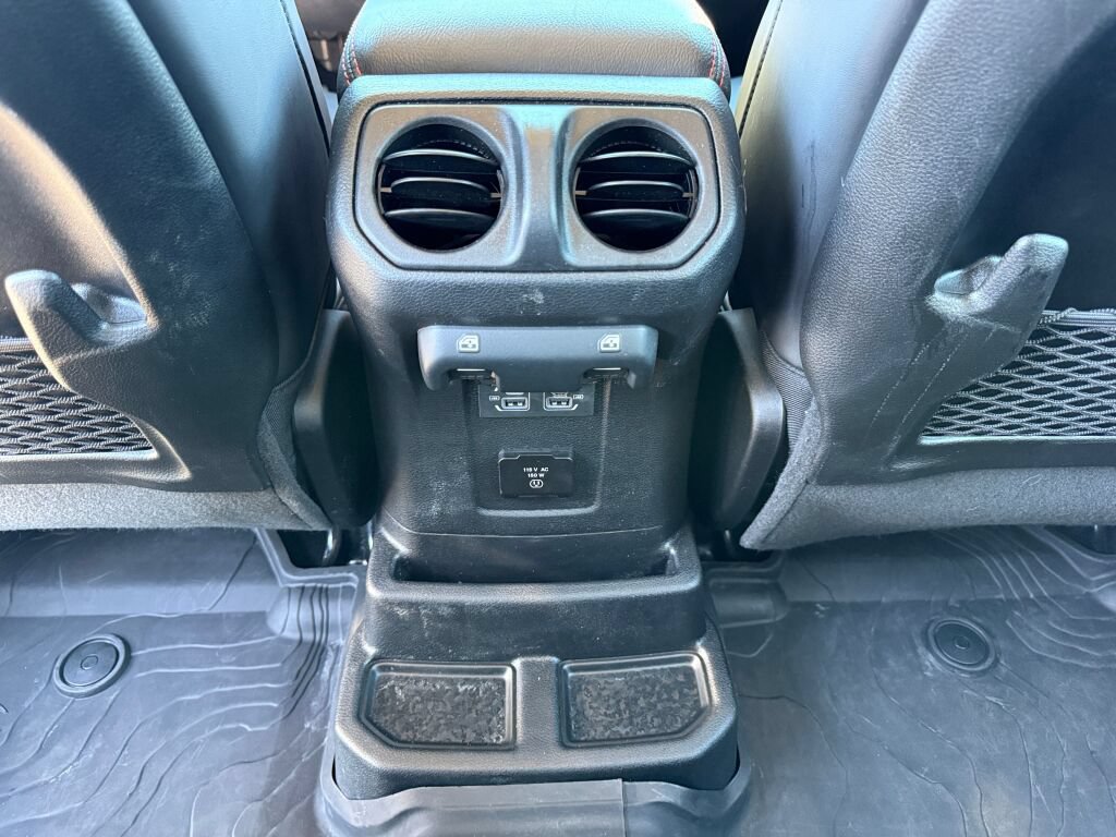 Used 2026 Jeep Wrangler Unlimited Rubicon w/ Technology Group AWD/4WD image 30