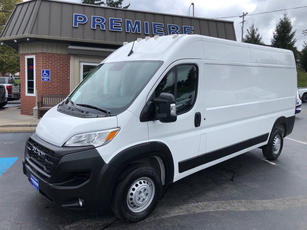Used 2025 RAM ProMaster 2500 w/ Convenience Group FWD image 9