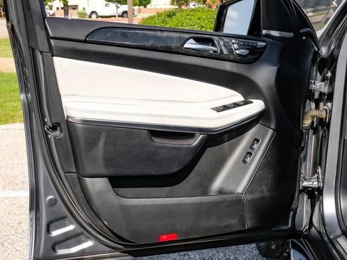 Used 2018 Mercedes-Benz GLS 550 4MATIC image 54