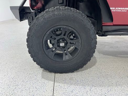 Used 2012 Jeep Wrangler Unlimited Rubicon w/ Connectivity Group image 25