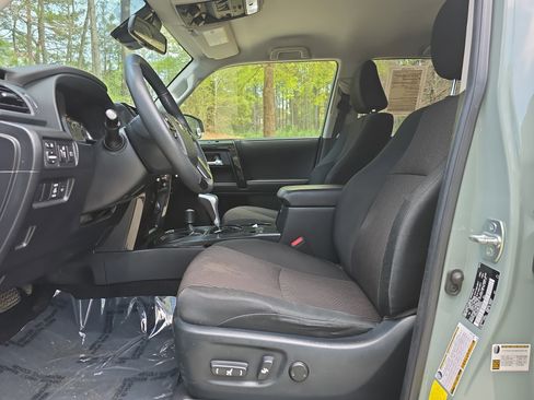 Used 2022 Toyota 4Runner TRD Off-Road image 14