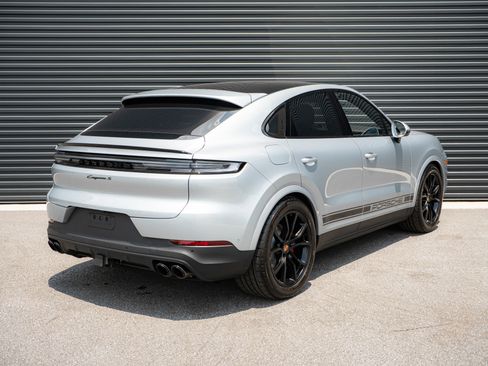 Certified 2026 Porsche Cayenne S AWD/4WD image 29