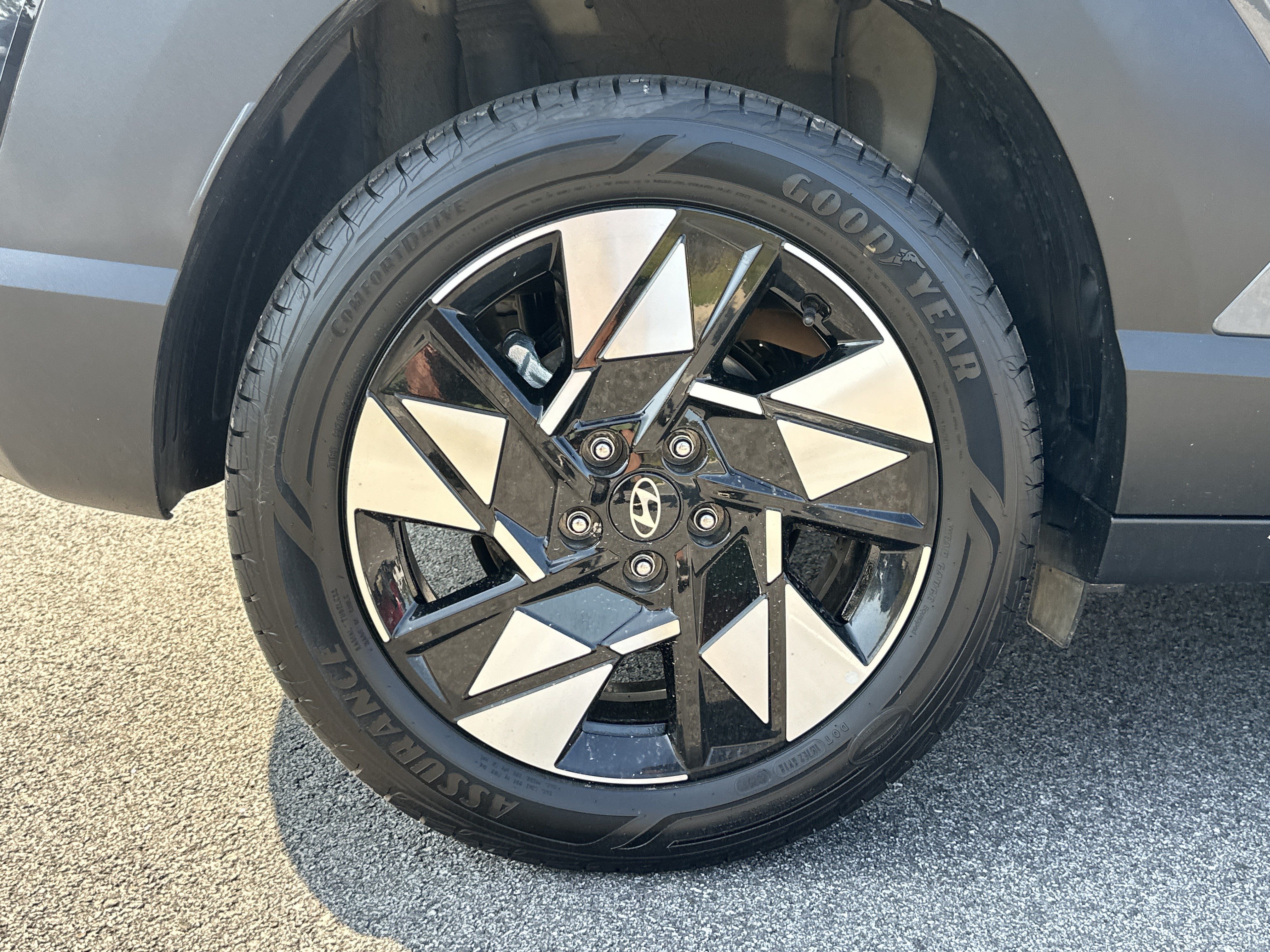Used 2025 Hyundai Kona SEL FWD image 18