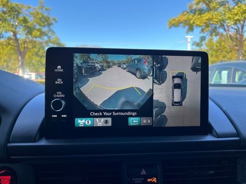 Used 2024 Honda Pilot TrailSport image 10