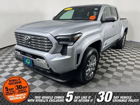 Used 2024 Toyota Tacoma Limited w/ Limited Package (LT) AWD/4WD image 9