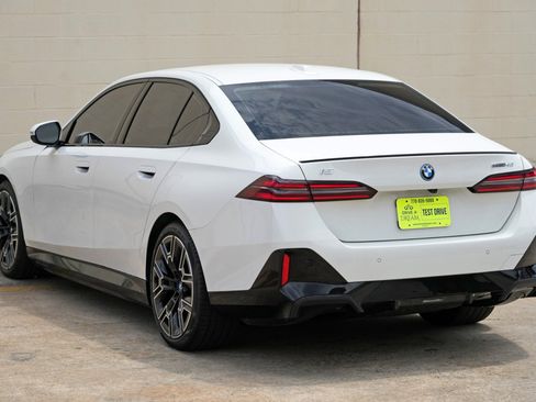 Used 2025 BMW i5 eDrive40i w/ M Sport Package RWD image 54