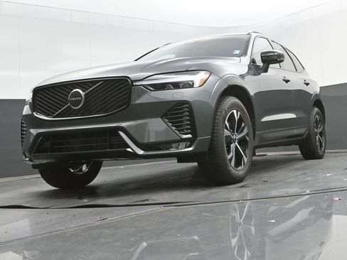 New 2026 Volvo XC60 B5 Core w/ Climate Package image 22