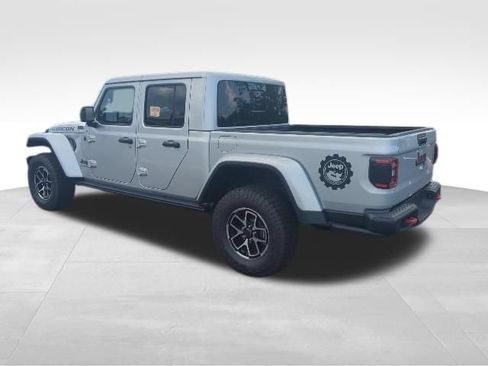 Used 2024 Jeep Gladiator Rubicon AWD/4WD image 8
