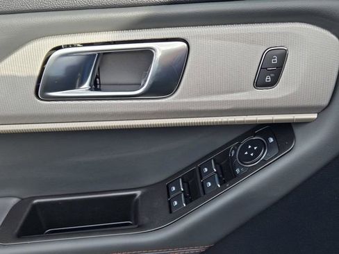 New 2026 Ford Explorer Active image 18