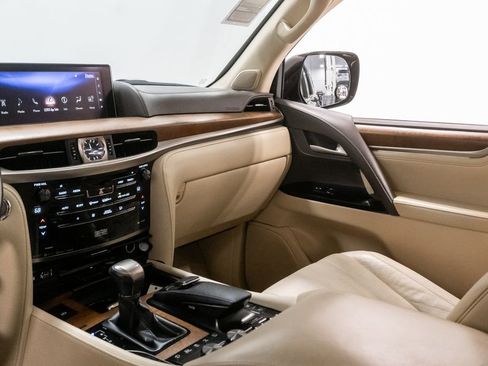 Used 2017 Lexus LX 570 4WD image 12