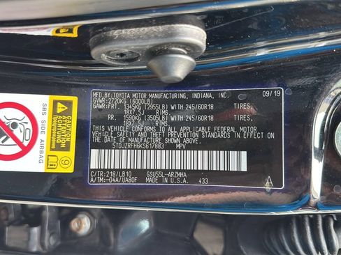 Used 2019 Toyota Highlander XLE AWD/4WD image 40