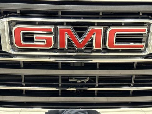 Used 2024 GMC Sierra 2500 SLT w/ SLT Convenience Package image 32